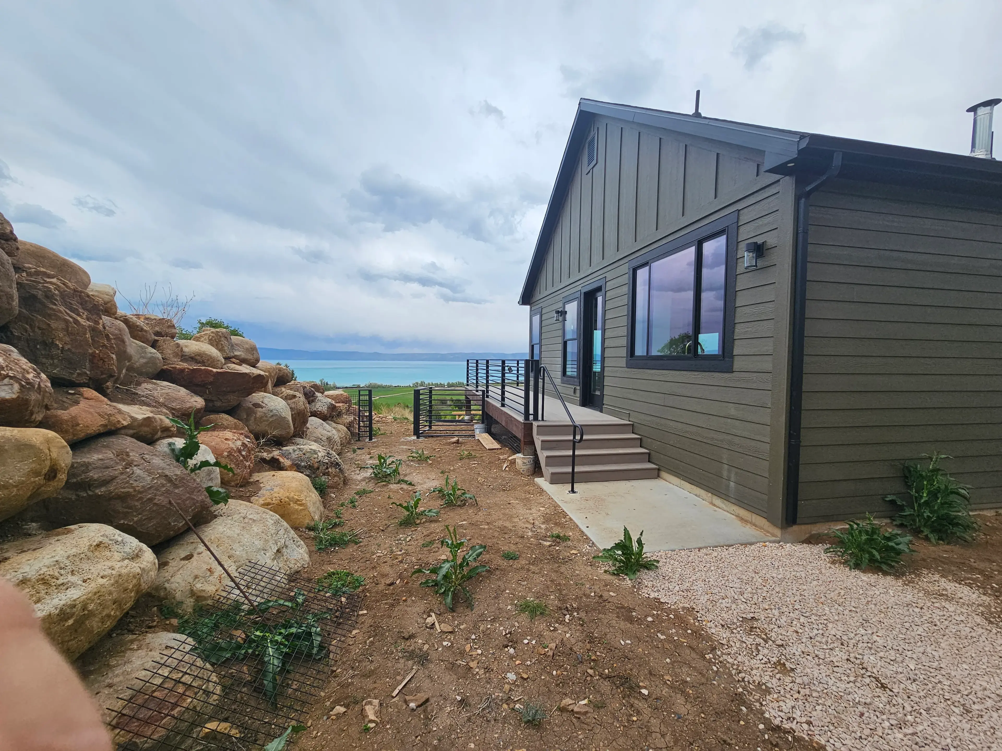 Expertly landscaped luxury property in remote Southern Idaho