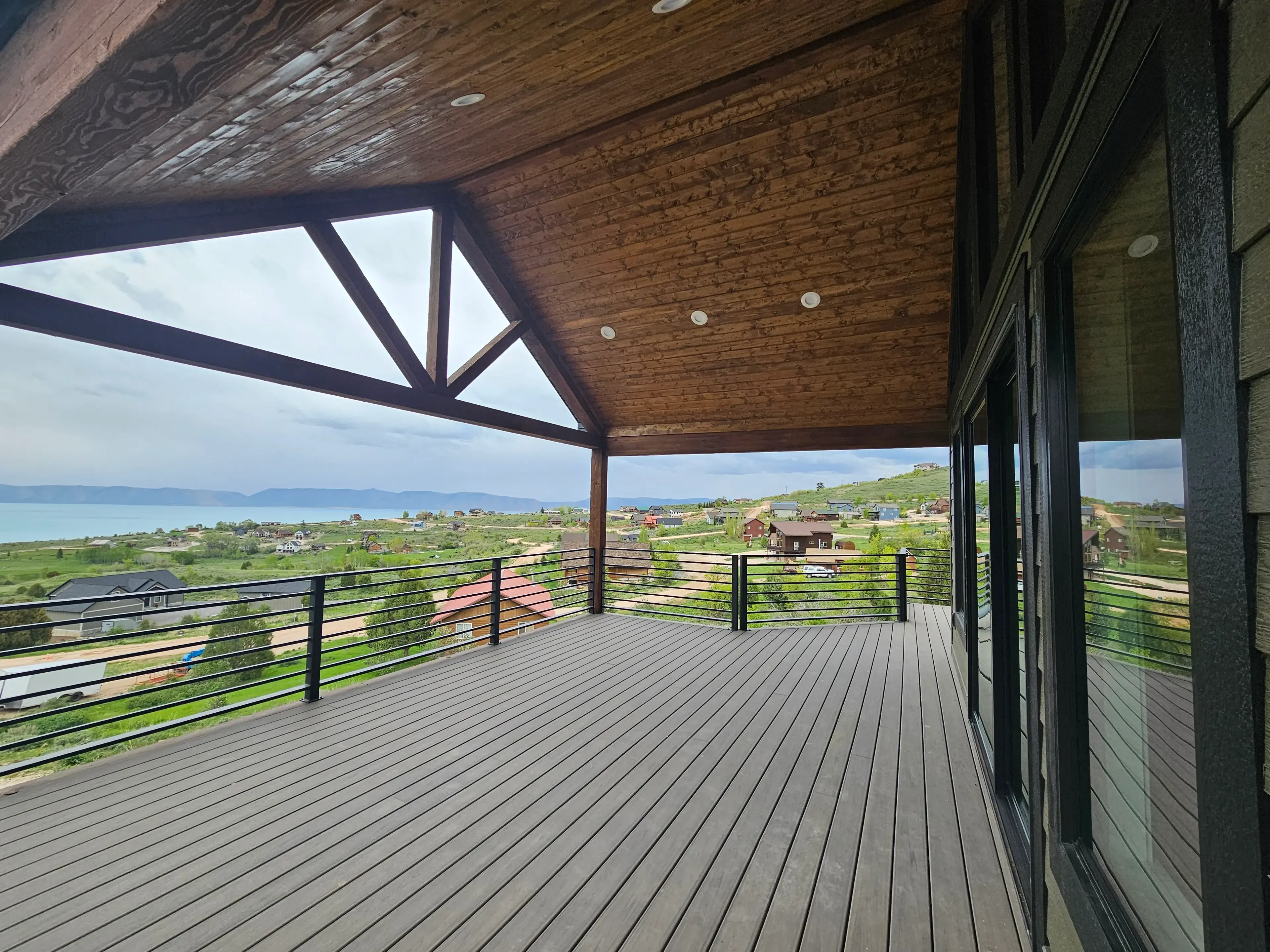 Expertly landscaped luxury cabin built in Bear Lake terrain